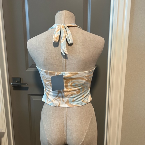 Halter top - Picture 3 of 3